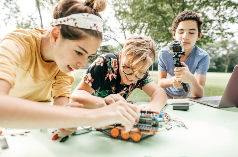 Imagen Actividades verano 2023: Escuelas Tecnológicas y Curso Premonitores/as de Tiempo Libre